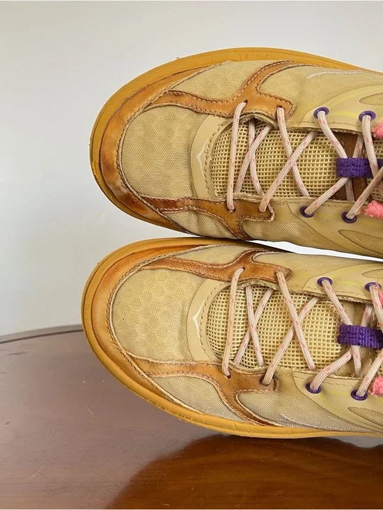 Hoka Unisex Bondi B3LS Varsity Yellow Running Sneakers - Picture 5 of 8